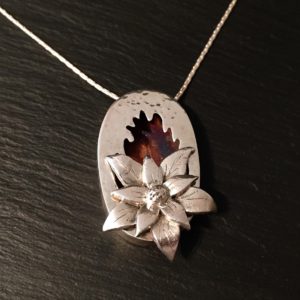 framed-pendant-poinsetta-sandrakernsjewellery