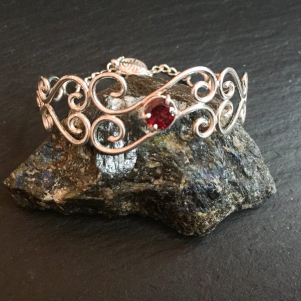 garnet-bracelet-curly-front2-sandrakernsjewellery