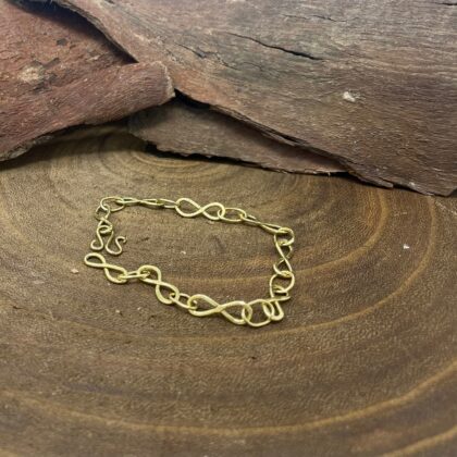 gold-bracelet-s clasp-side-sandrakernsjewellery