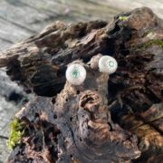 silver-textured-stud-earrings-green-moissanite-sandrakernsjewellery